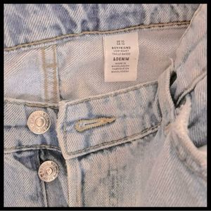 Jeans/ Size 10/Boyfriend Style/Straight & Ripped 👖